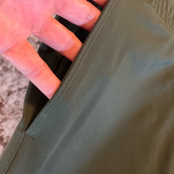 M Victoria’s Secret Love Pink active sport green leggings Jogger pants Medium - Picture 5 of 8